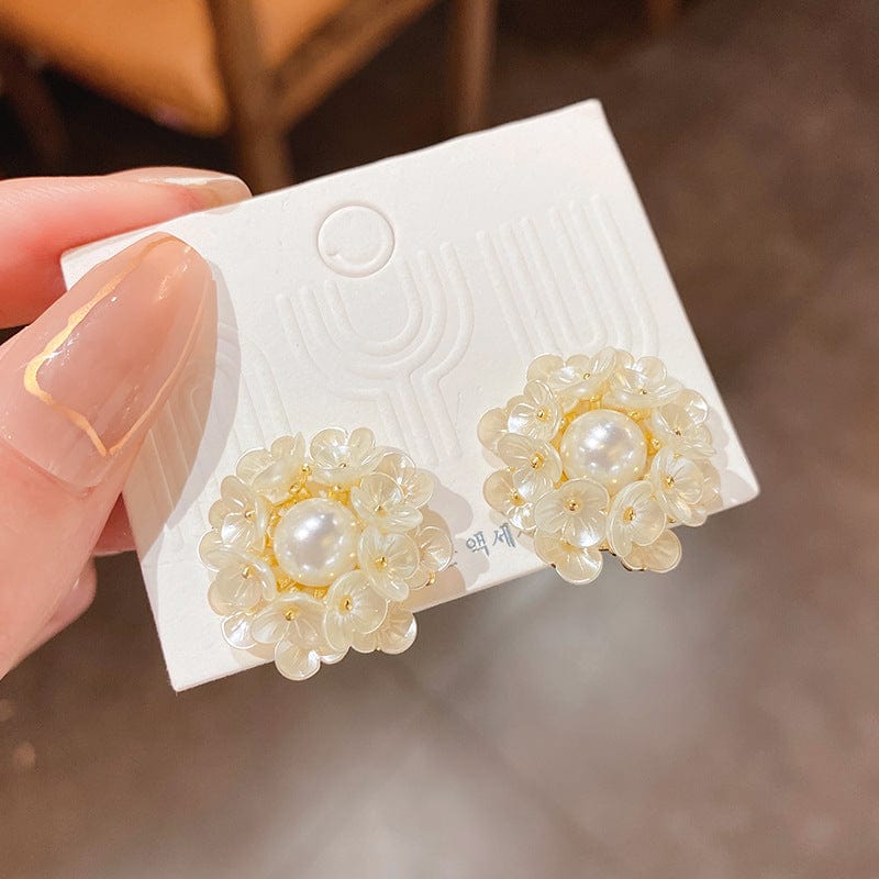 Mypinknyc Flower Cluster Pearl Earring