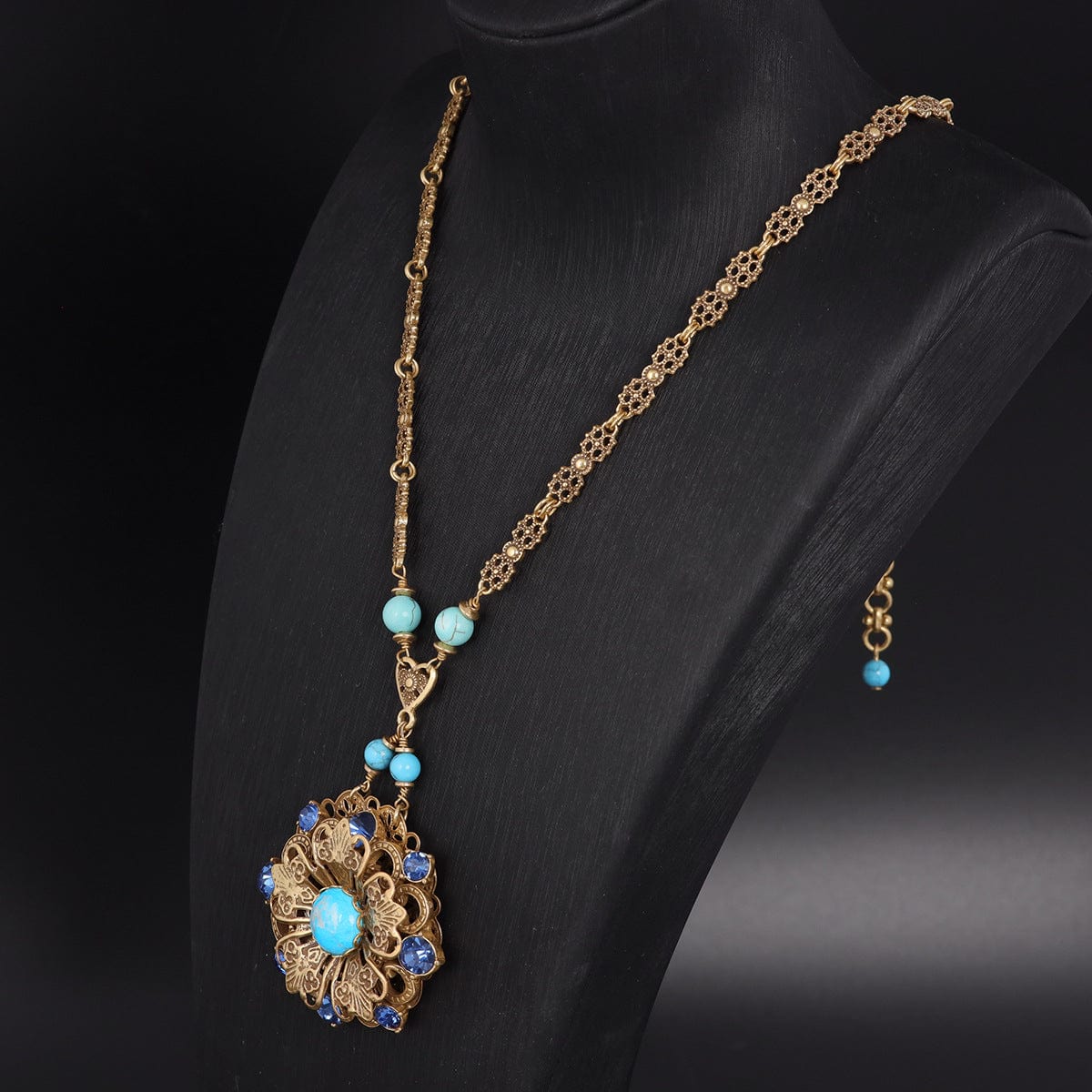 Mypinknyc Turquoise Flower Necklace